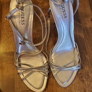 SILVER GUESS HEELS LEATHER
